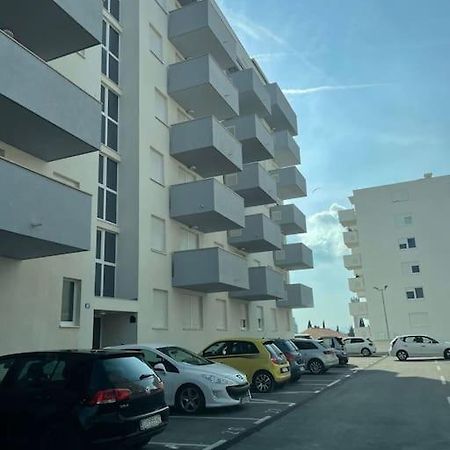 Zara Harmony Apartment Luaran gambar